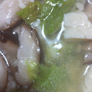 豆腐とレタスとしいたけのスープ